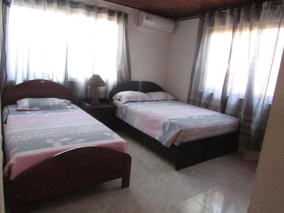 Posada Hostal Miss Marlly San Andrés Екстериор снимка